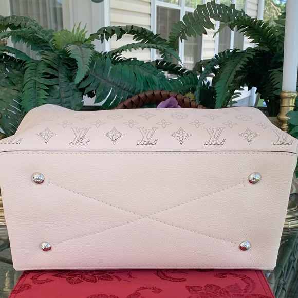 ❤️❤️BRAND NEW/TRADE LOUIS VUITTON CARMEL IN CREME - Picture 3 of 8